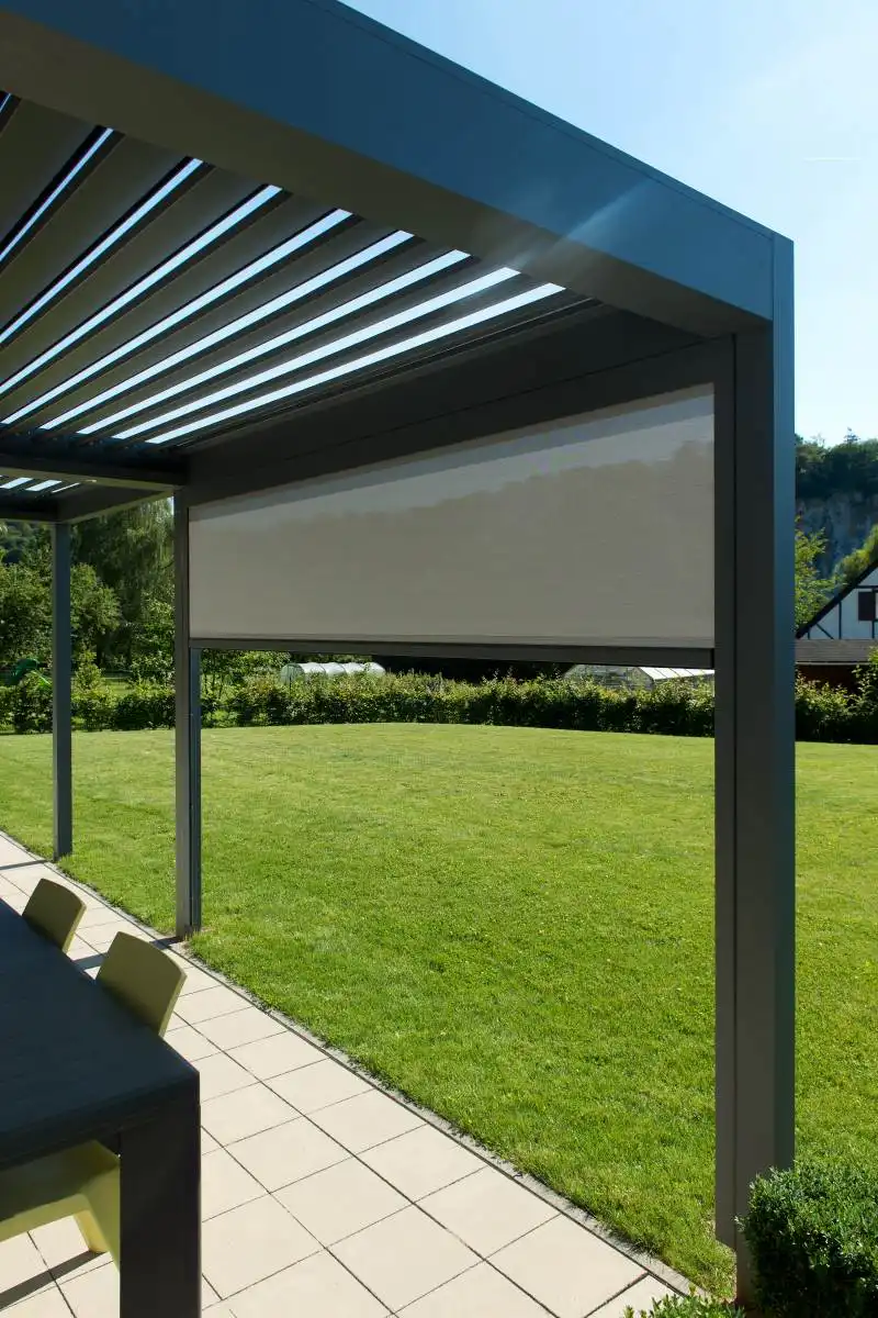 Pergola bioclimatique, protection solaire 