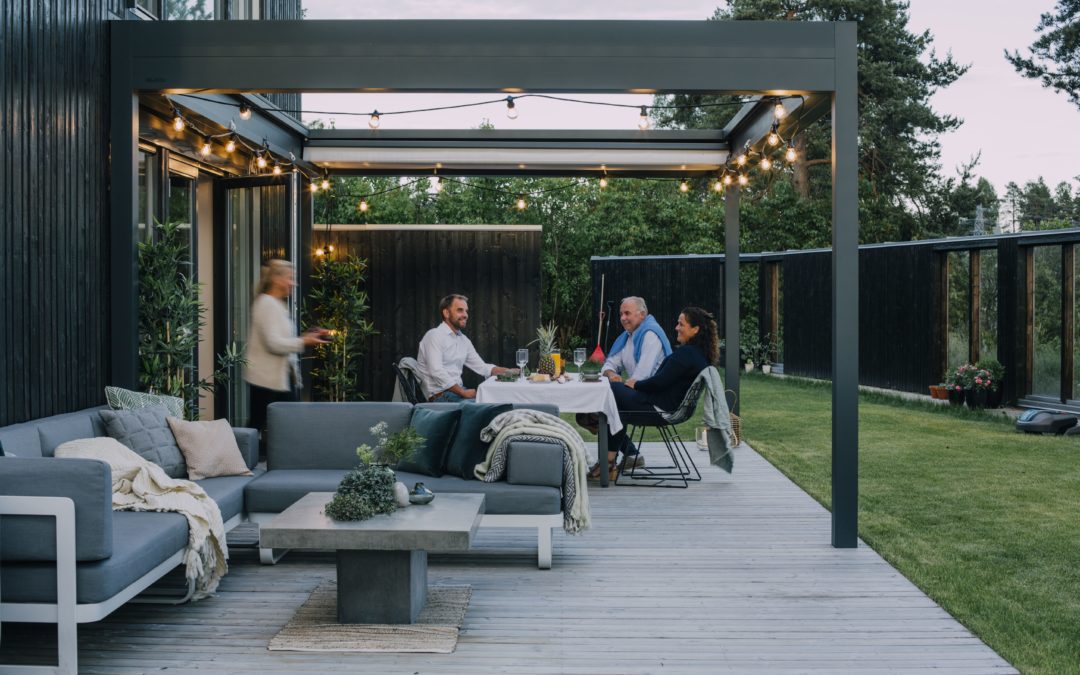 Comment aménager une pergola bioclimatique sur mesure